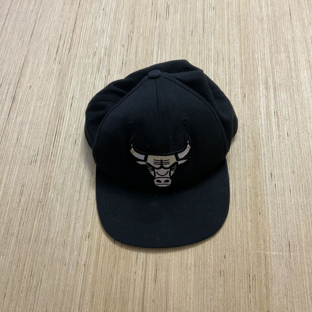 Chicago Bulls Hat Cap Black Mens Snapback Adj Fit Mitchell & Ness Hat retro